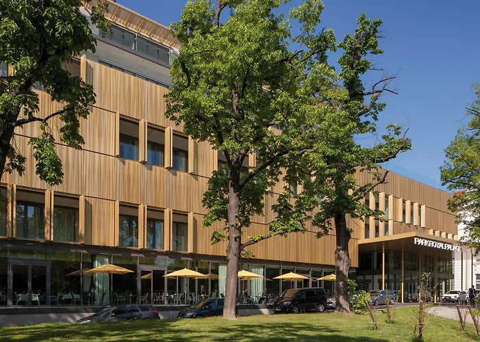 Готель Doubletree By Hilton Schonbrunn 4*