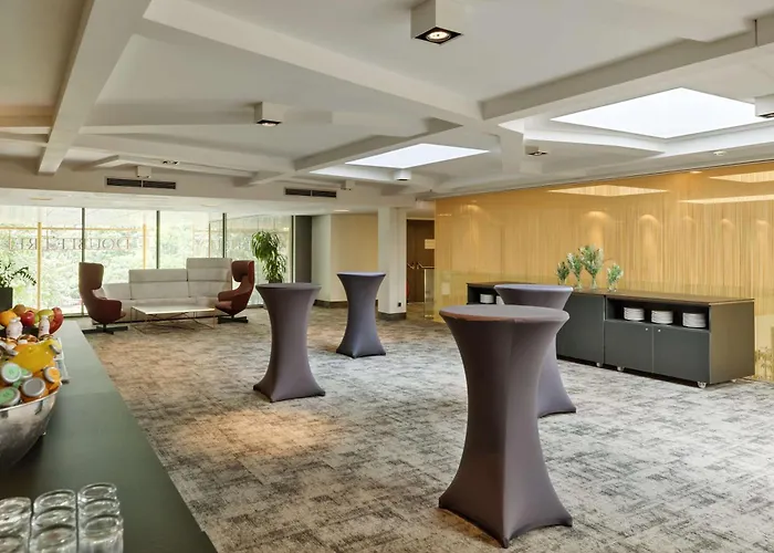 Doubletree By Hilton Schonbrunn Готель 4*