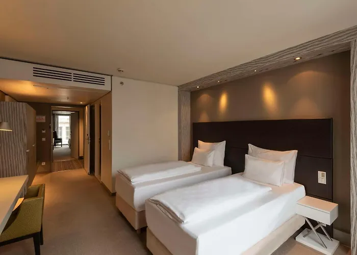 Готель Doubletree By Hilton Schonbrunn 4*