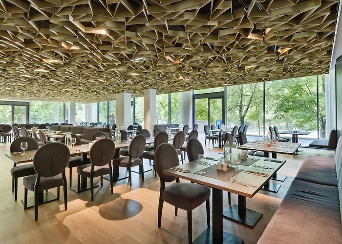 Готель Doubletree By Hilton Schonbrunn 4*