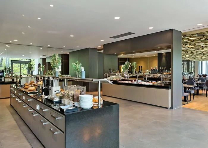 Doubletree By Hilton Schonbrunn Готель