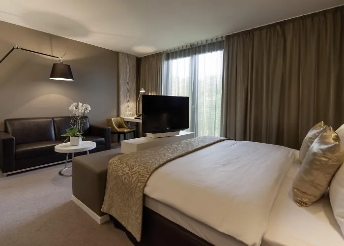 Doubletree By Hilton Schonbrunn Готель