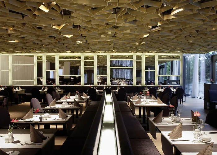 Готель Doubletree By Hilton Schonbrunn 4*