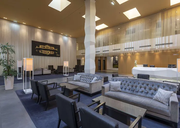 Готель Doubletree By Hilton Schonbrunn Відень
