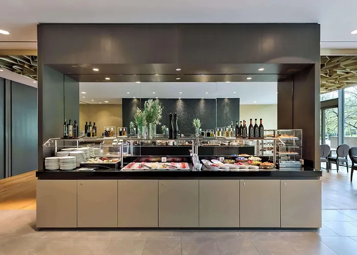Готель Doubletree By Hilton Schonbrunn 4*